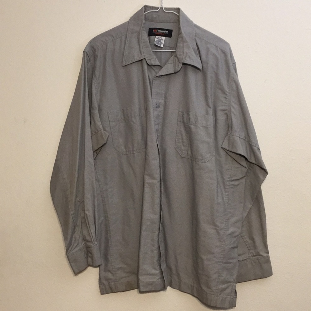 Wrangler long sleeve button up work shirt